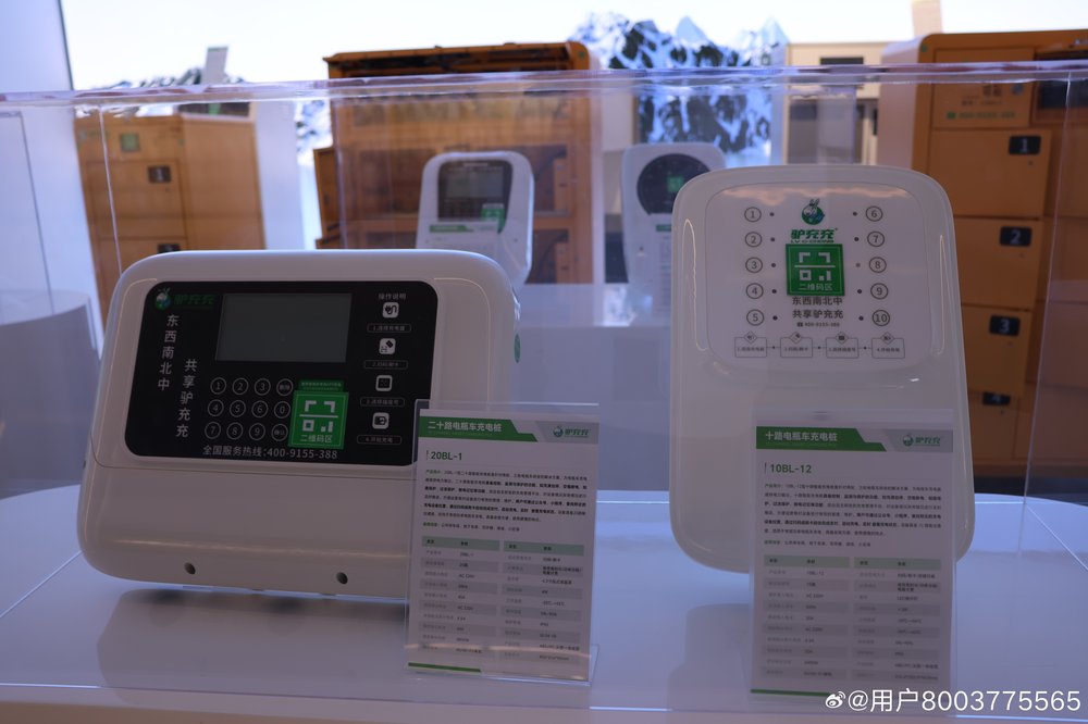 8万根超充桩的"密度战争"：特斯拉如何把充电做成体验护城河